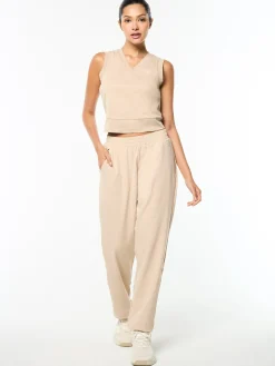 Noemi Pant- Humus